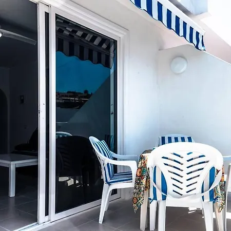In Costa Adeje/las America * Адехе